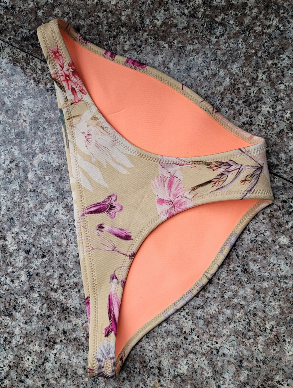 Triangl bottom